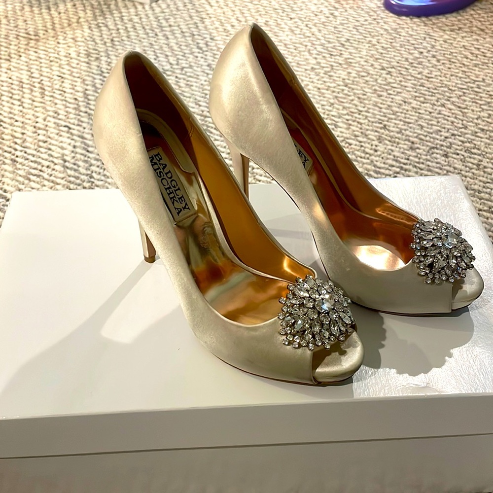 Badgley Mischka satin heels